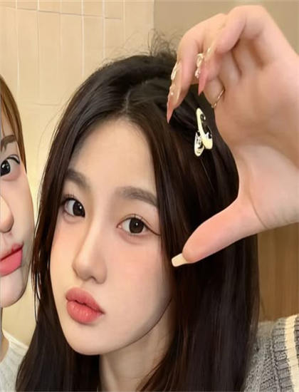 小草视频_好看的prada大片_春暖花开cc欧美